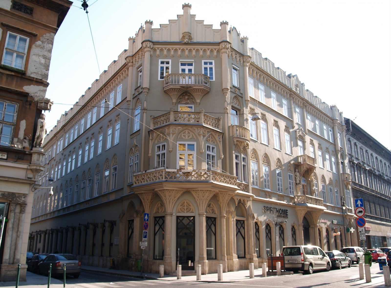 Exploring the Jewish Quarter of Budapest