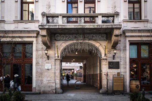 Exploring the Jewish Quarter of Budapest