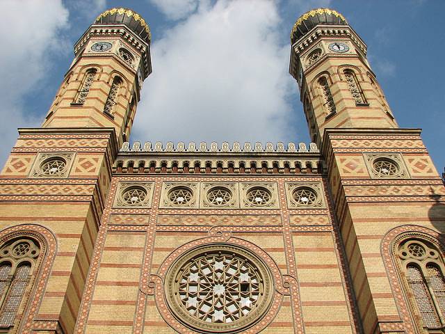 Exploring the Jewish Quarter of Budapest