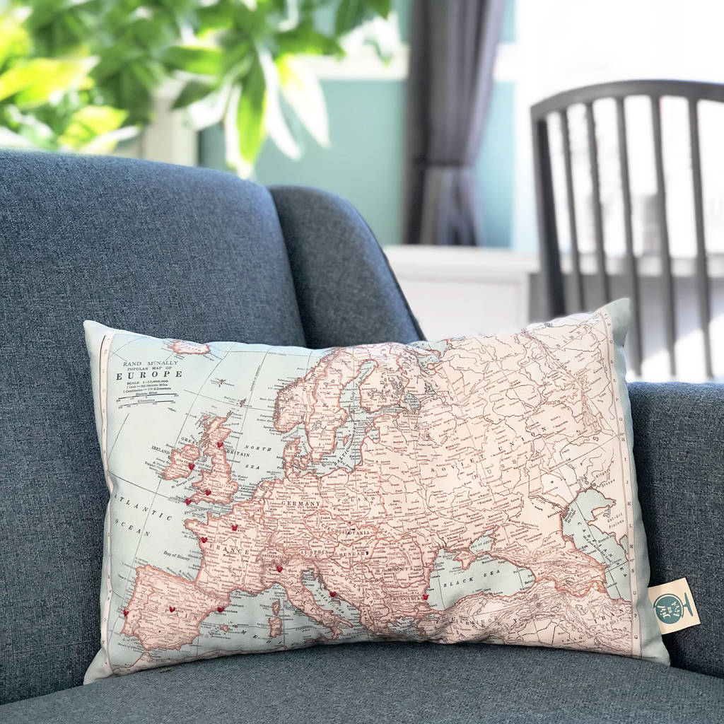 home decor accessories for travel lovers