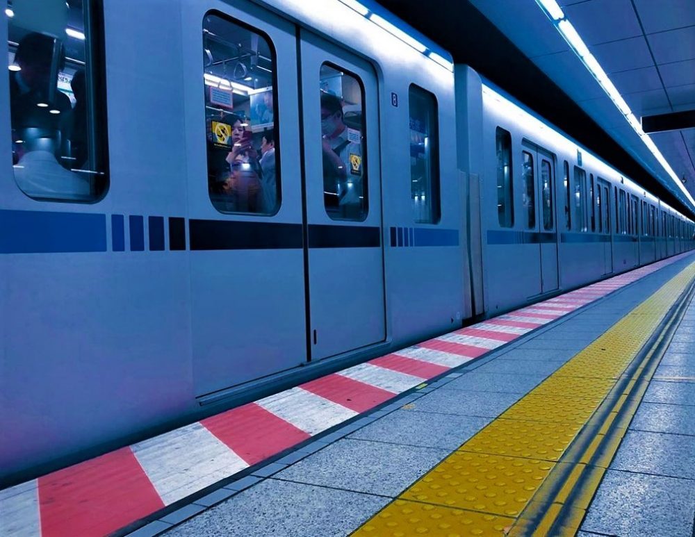 a quick guide to using the train in Tokyo